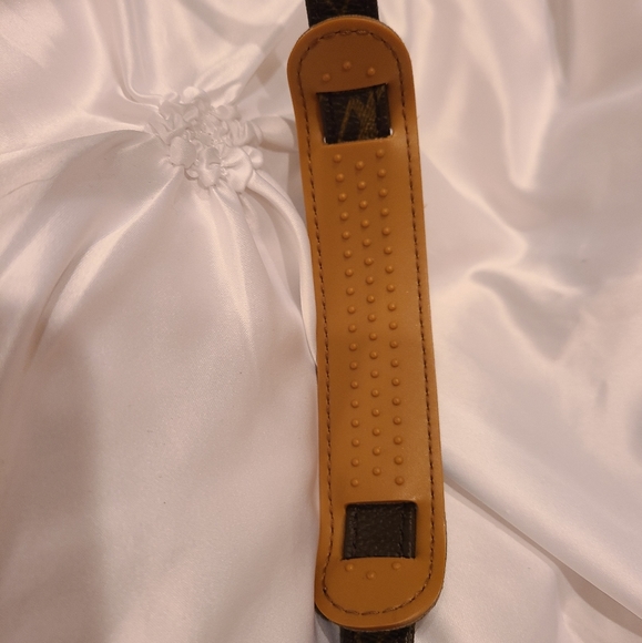 Sold - Picture 2 of 4